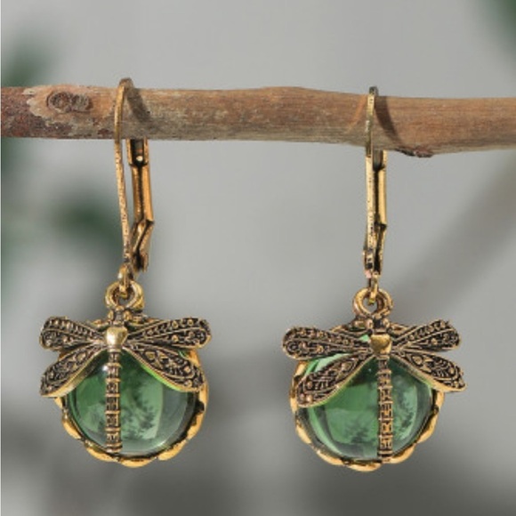 New Vintage Styled Dragonfly Crystal Drop Earrings in Grass Green - Picture 2 of 4